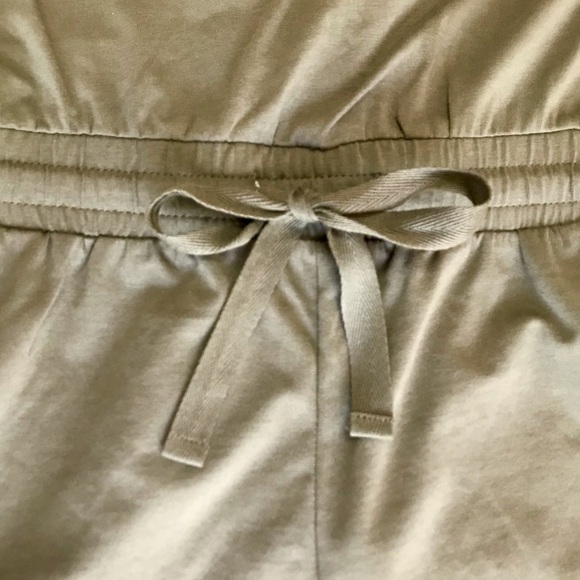 🆕 Calvin Klein Womens Sleeveless Romper XL Army Olive Green V-neck Pockets NWT - Picture 6 of 10